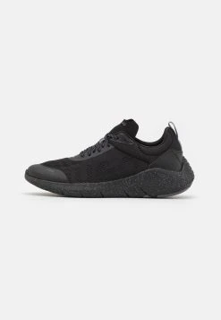 Hugo Wayne Runn- Trainers - Black