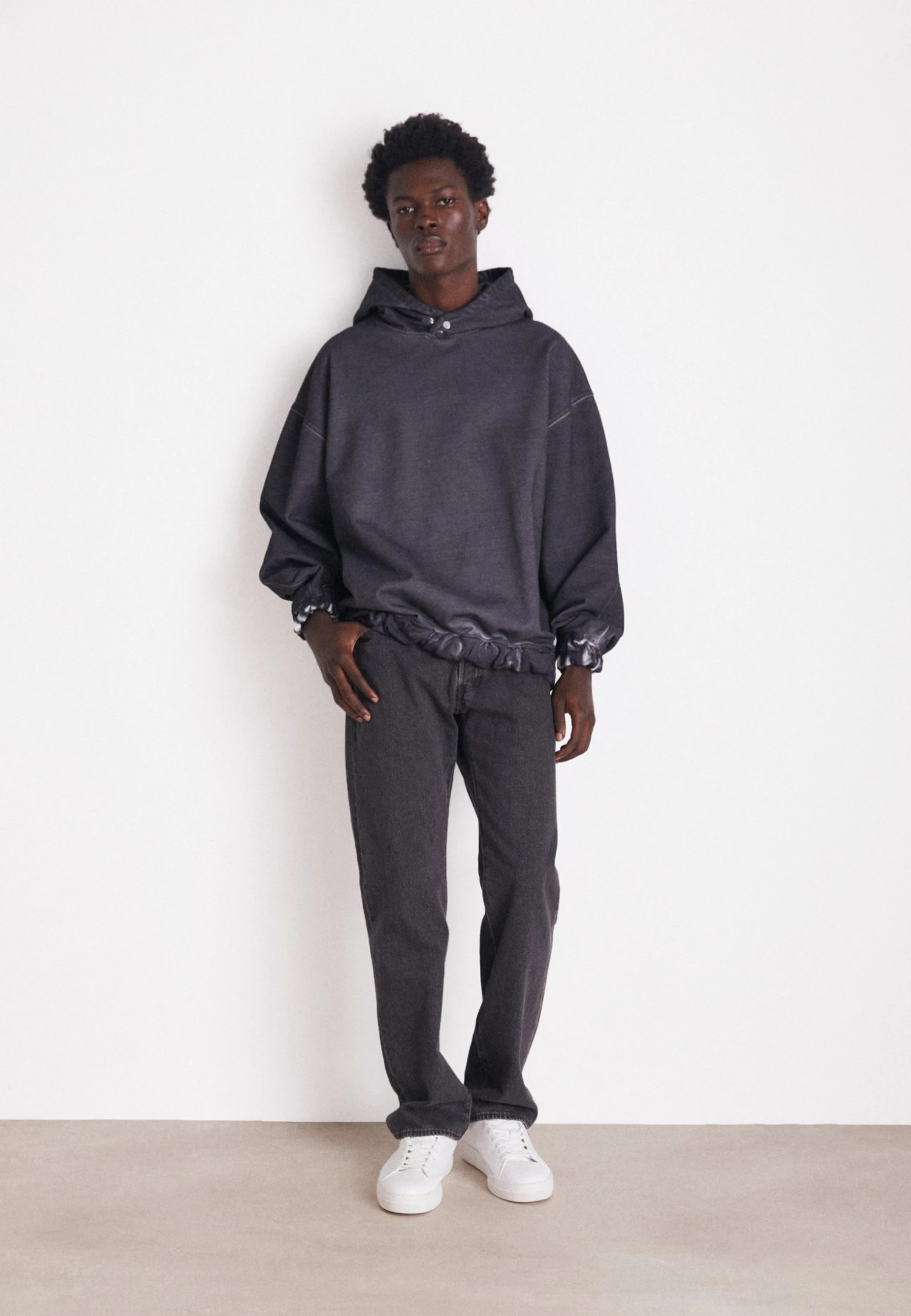 Hugo Dapennin - Hoodie - Black 4 Hugo Dapennin - Hoodie - Black - Image 2