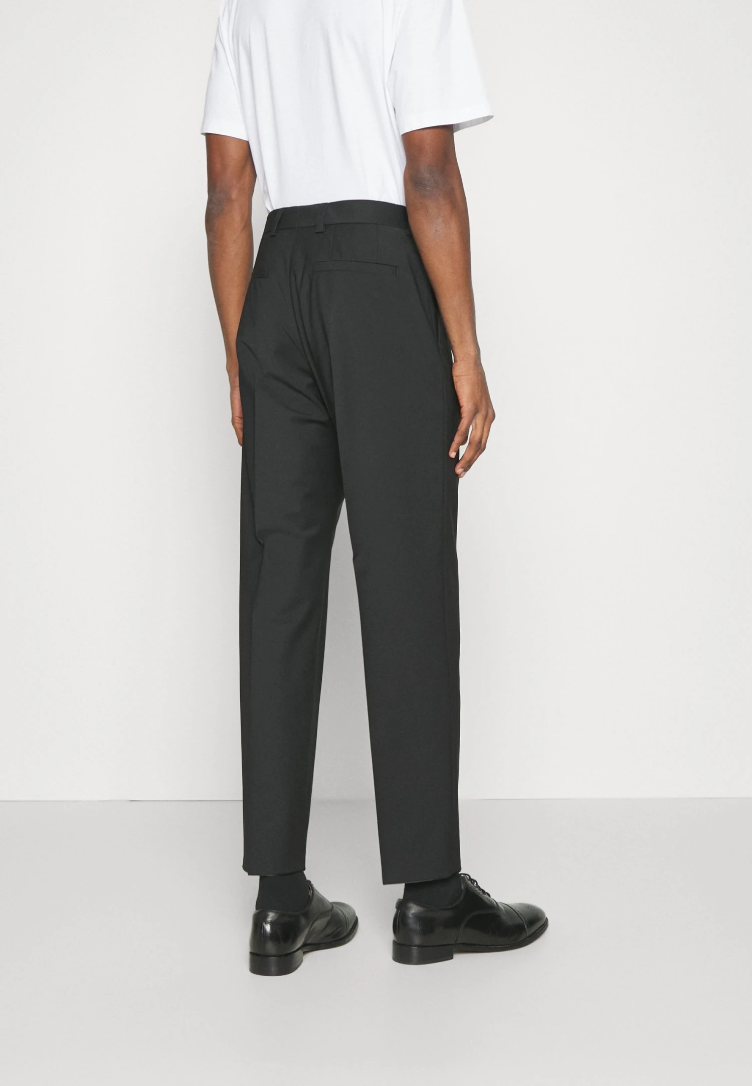 Hugo Teagan - Suit - Black One 8 Hugo Teagan - Suit - Black One - Image 6