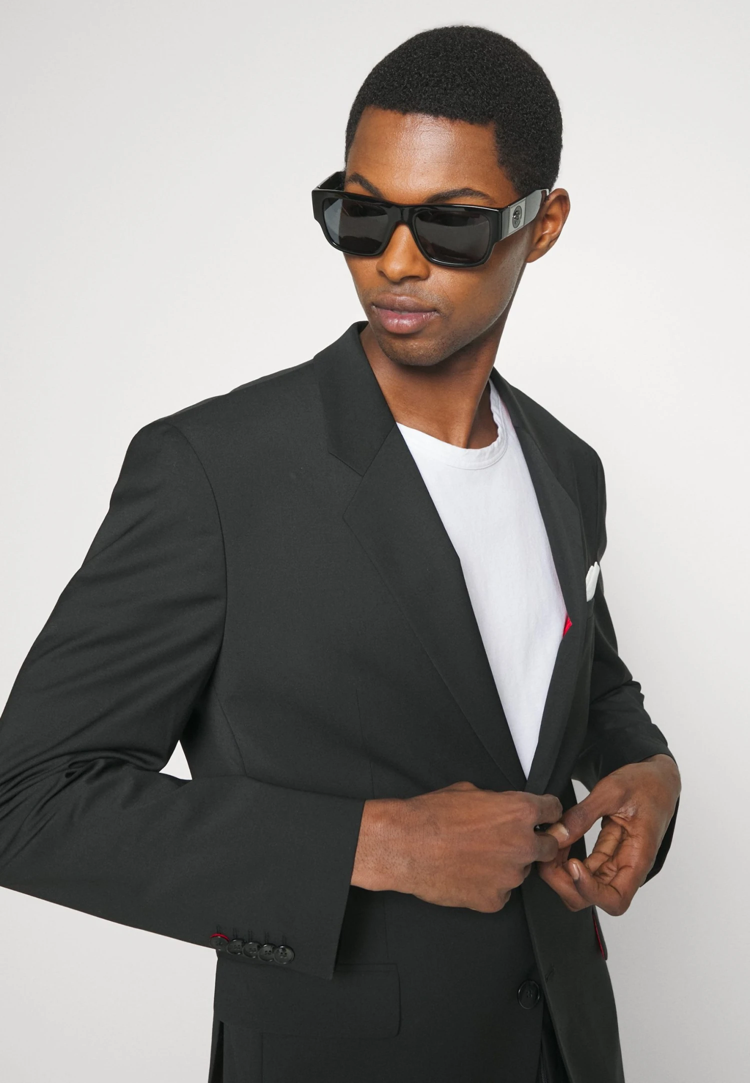 Hugo Teagan - Suit - Black One 9 Hugo Teagan - Suit - Black One - Image 7