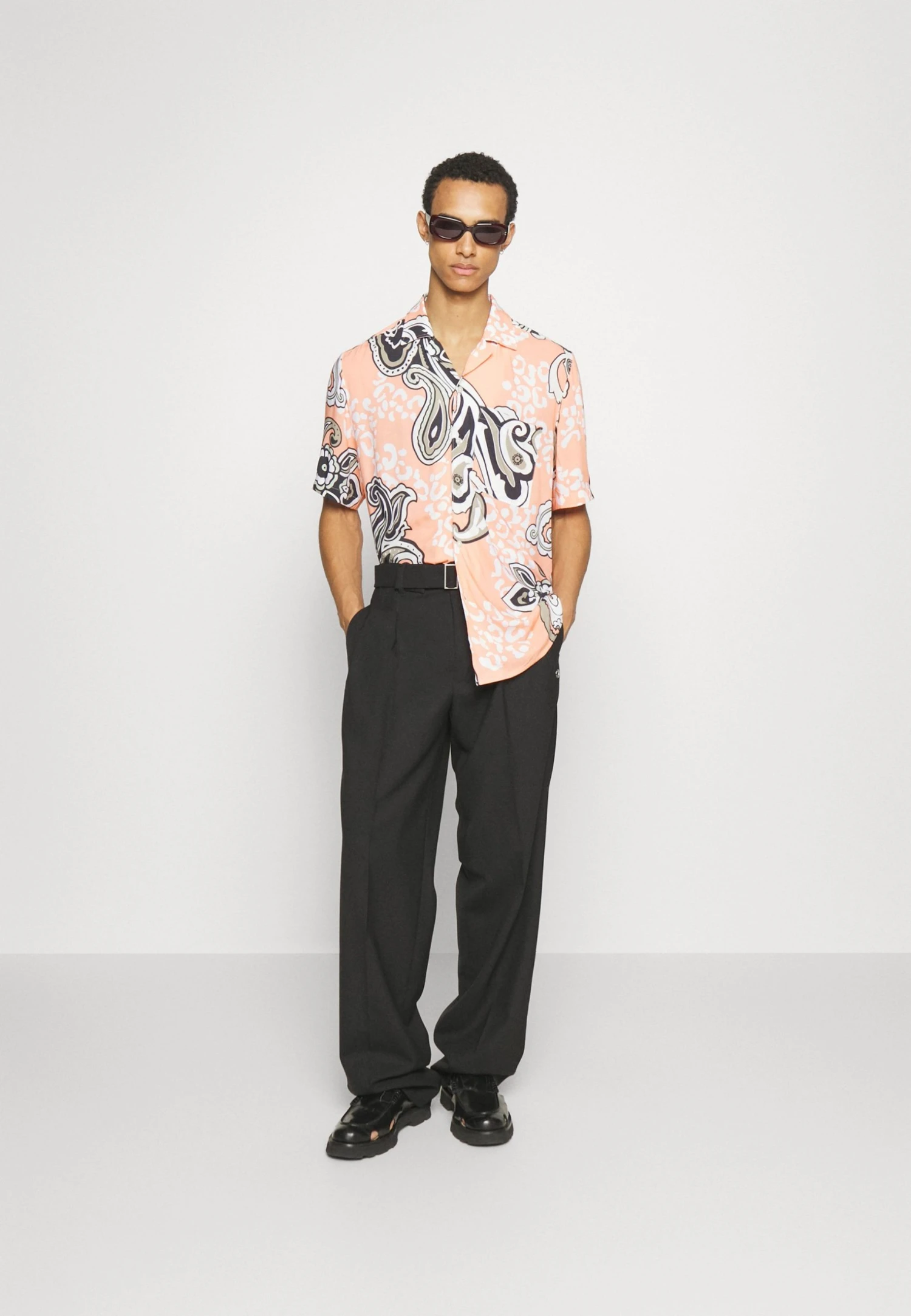 Hugo Ellino - Shirt - Light/Pastel Red 4 Hugo Ellino - Shirt - Light/Pastel Red - Image 2