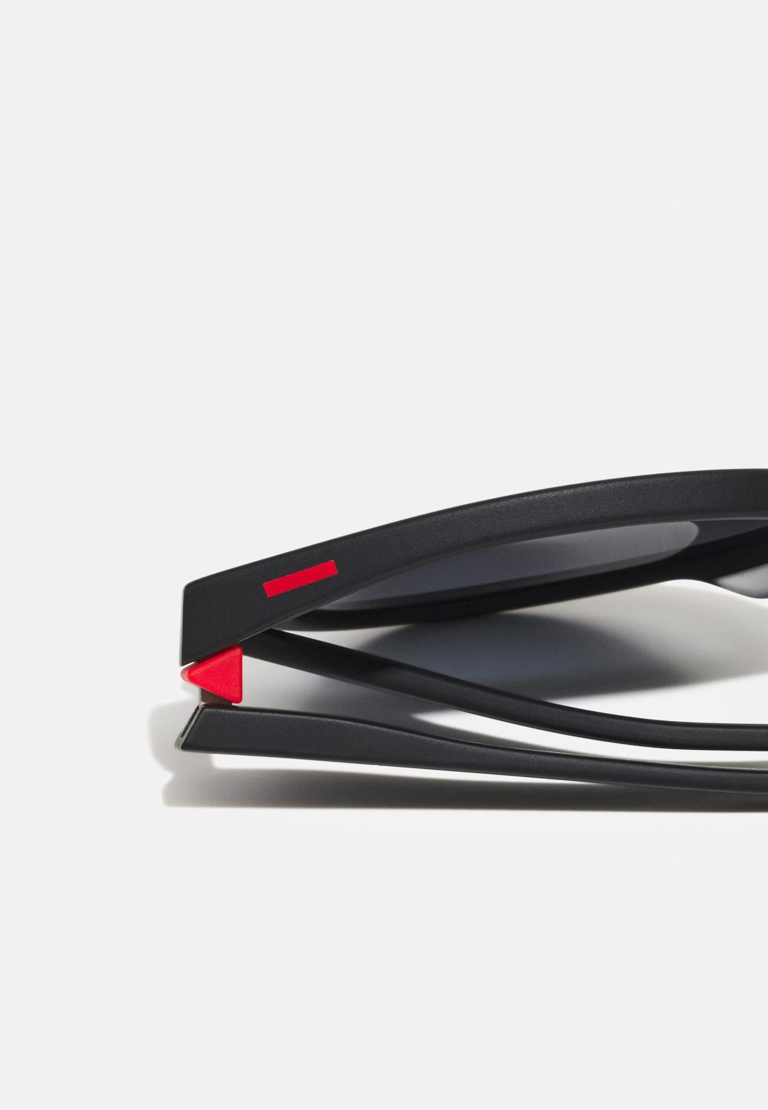 Hugo Unisex - Sunglasses - Matte Black 6 Hugo Unisex - Sunglasses - Matte Black - Image 4