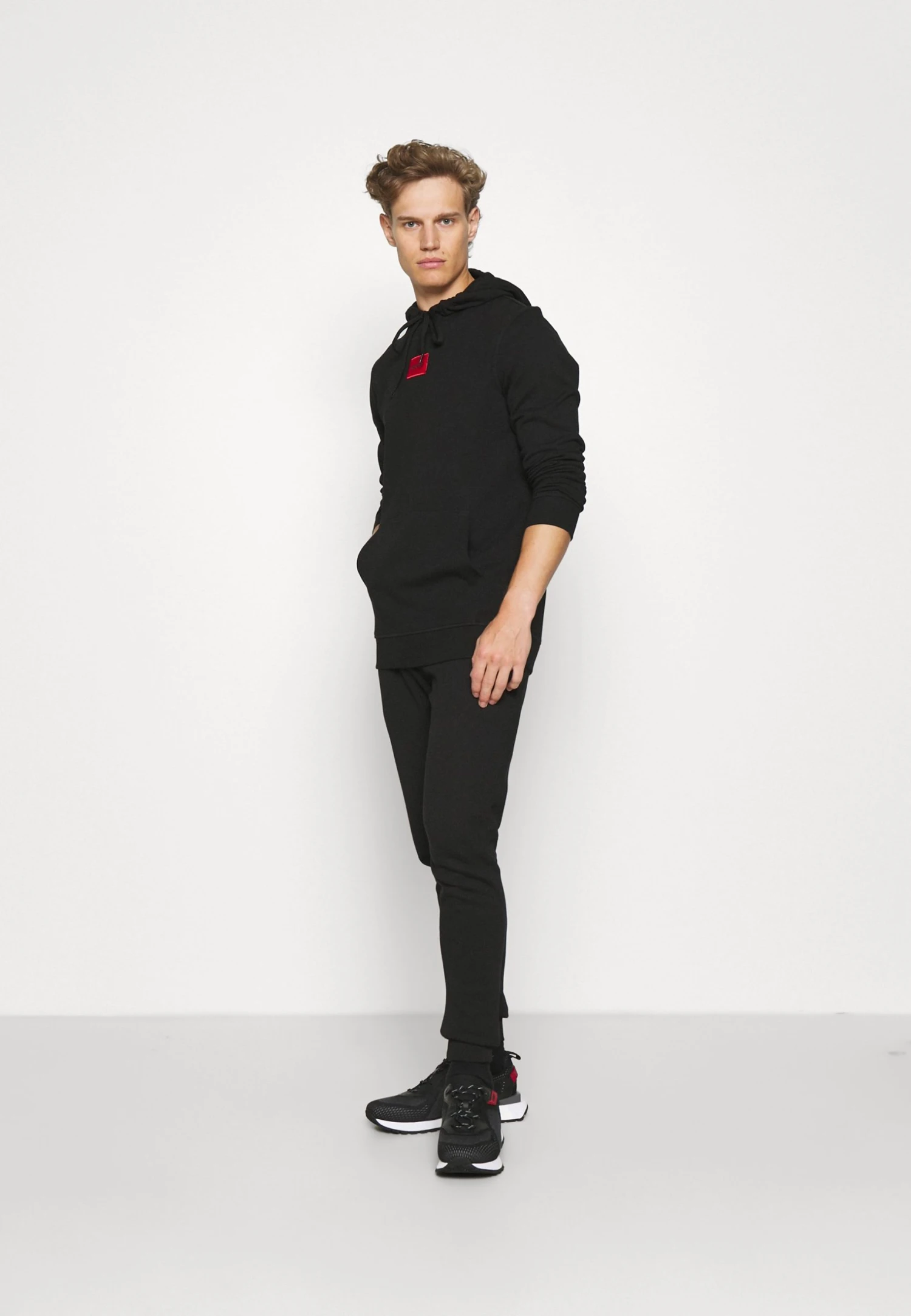 Hugo Daratschi - Hoodie - Black 4 Hugo Daratschi - Hoodie - Black - Image 2