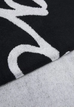 Hugo Towel Handwritten Logo - Beach Towel - Black -Hugo Shop 4ead3029aca143d695c252df350745e1