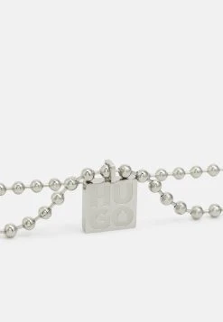 Hugo E Watch Necklace Unisex - Necklace - Silver-Coloured 9 Hugo E Watch Necklace Unisex - Necklace - Silver-Coloured -Hugo Shop 7ff8410dcc8a4f62abdf0e5eeda08785