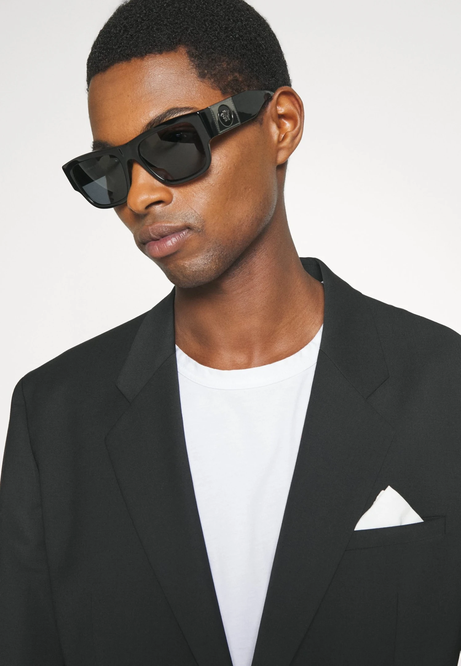 Hugo Teagan - Suit - Black One 10 Hugo Teagan - Suit - Black One - Image 8