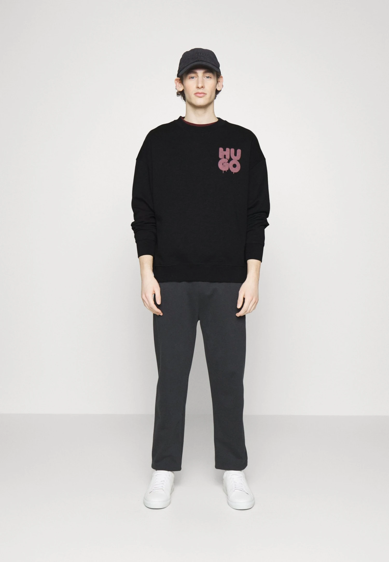 Hugo Daraz - Sweatshirt - Black 4 Hugo Daraz - Sweatshirt - Black - Image 2