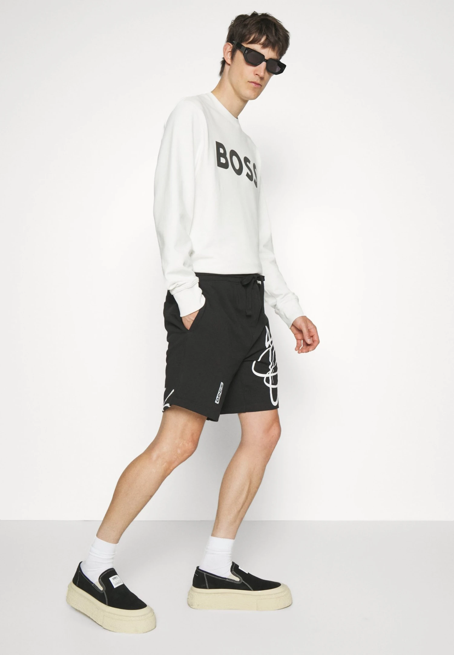 Hugo Dabsaroka - Shorts - Black 6 Hugo Dabsaroka - Shorts - Black - Image 4